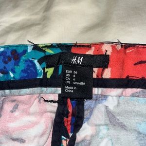 Adorable Floral pants! Size 6
